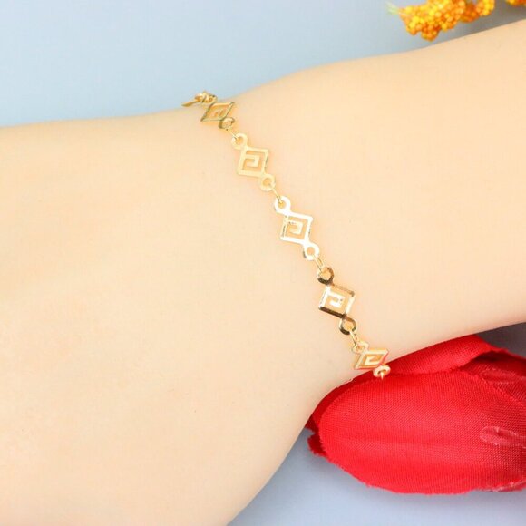 "Elegant & Trendy Bracelet, A Perfect Gift for Women, Thoughtful, EVCH1782 - Picture 8 of 10